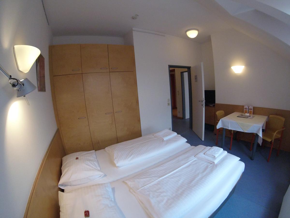 Haus Mobene - Hotel Garni Graz Exterior photo