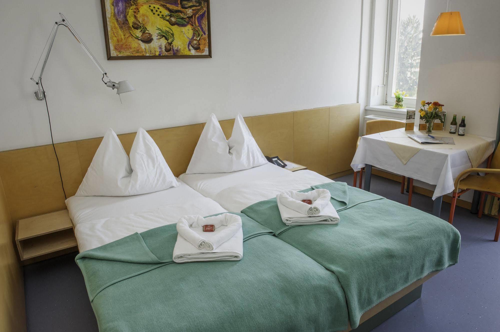 Haus Mobene - Hotel Garni Graz Exterior photo