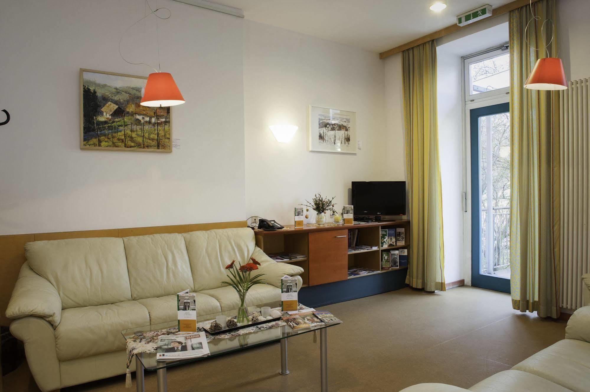 Haus Mobene - Hotel Garni Graz Exterior photo